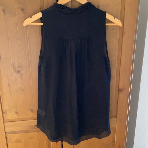 t. babaton silk sleeveless blouse - Picture 4 of 5